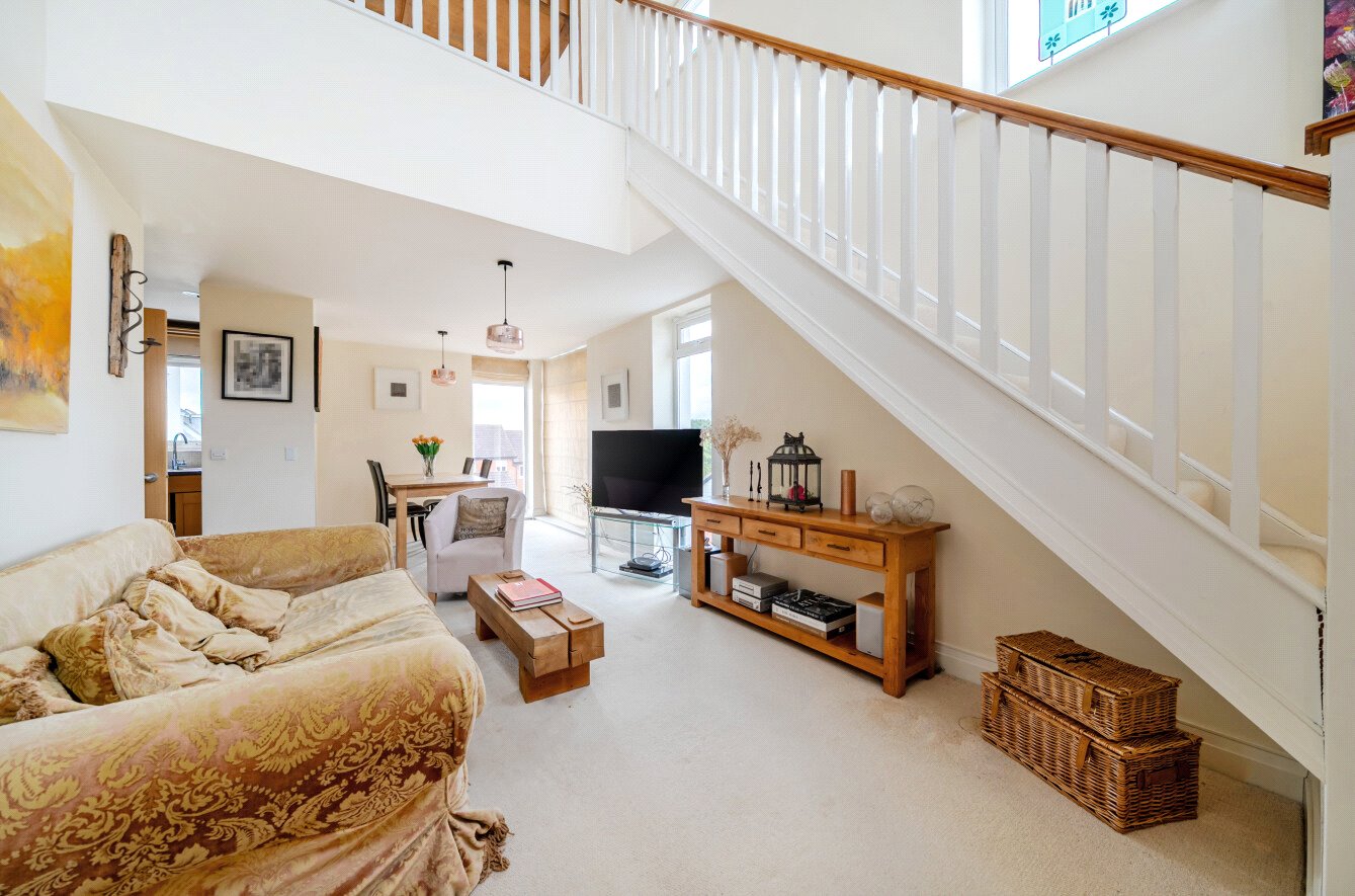 Rivett Drake Close, Guildford - Image 4