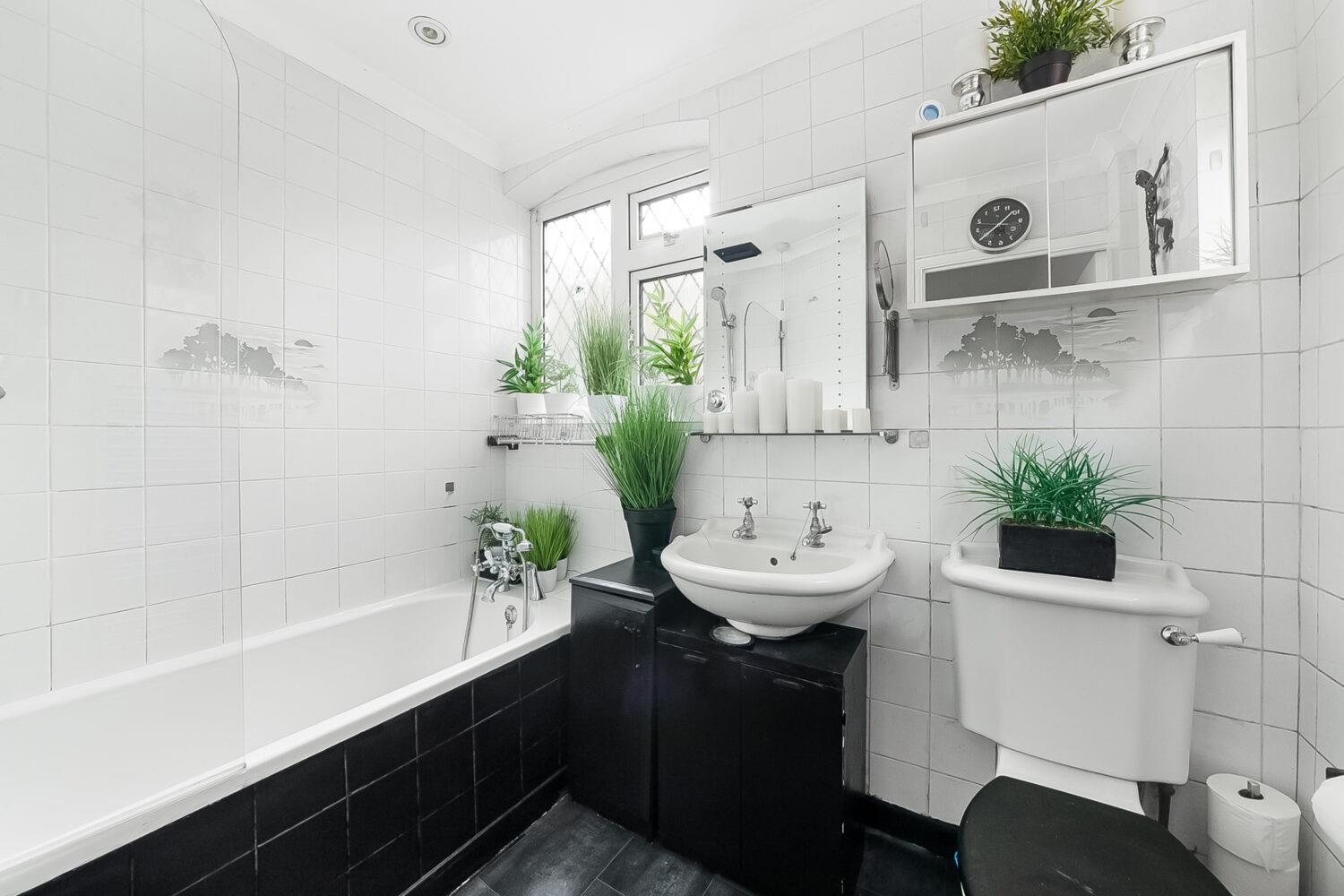 Norwood Park Road, Knight's Hill - Image 7