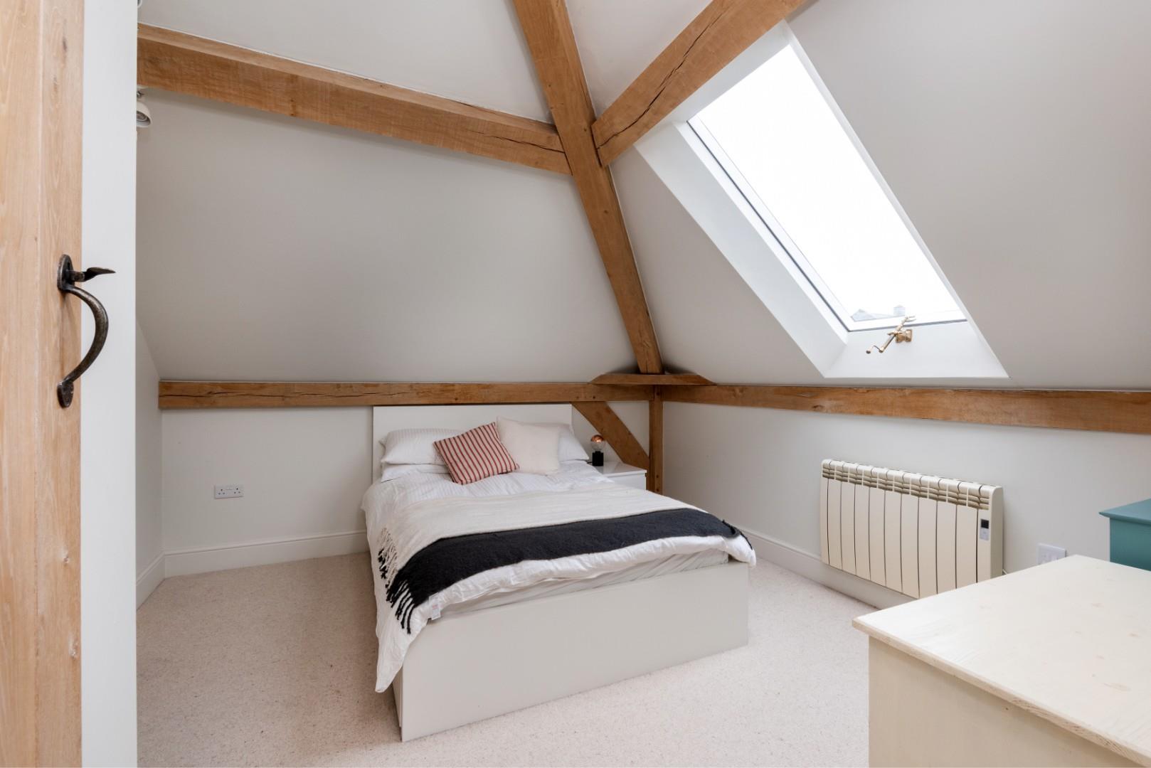 High Street, Marshfield - Image 13