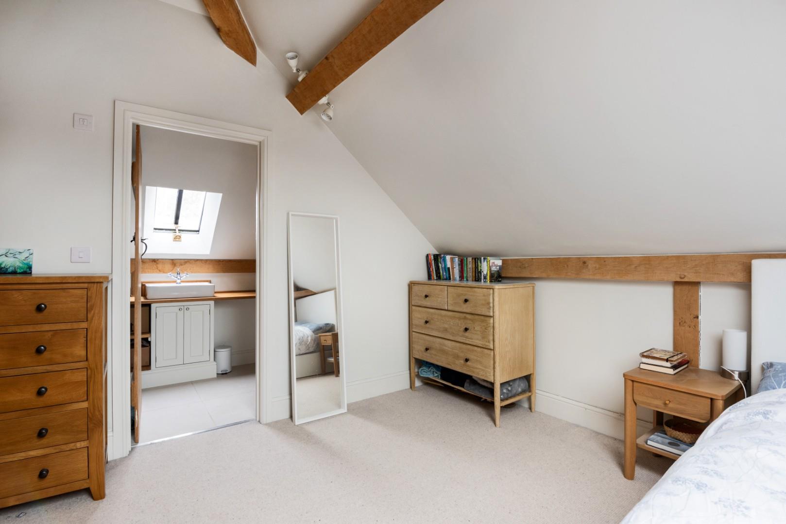 High Street, Marshfield - Image 16