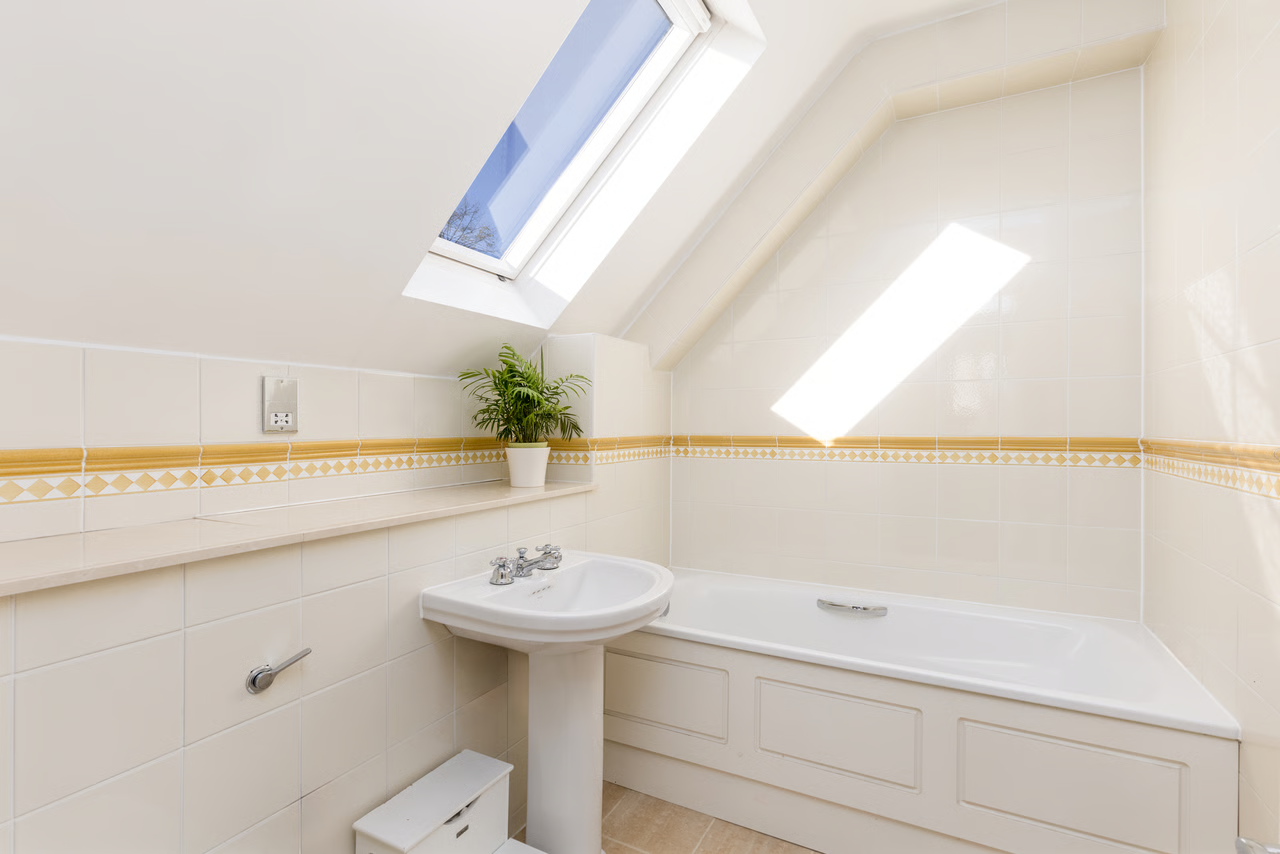 Arthur Road, Wimbledon - Image 14