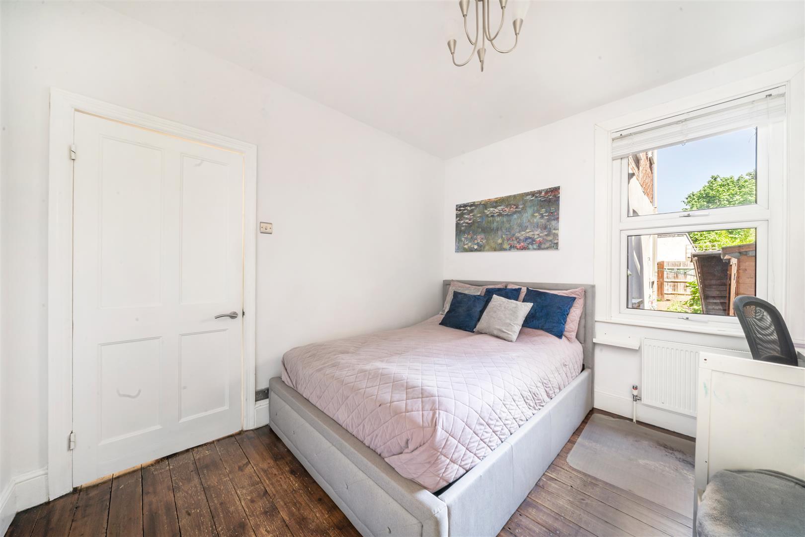 Kingston Road, Raynes Park - Image 8