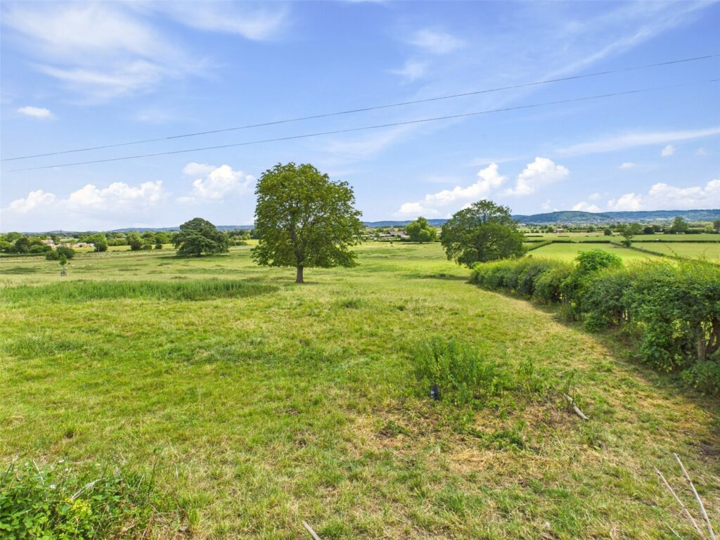 Main Road, Gloucester - Image 4