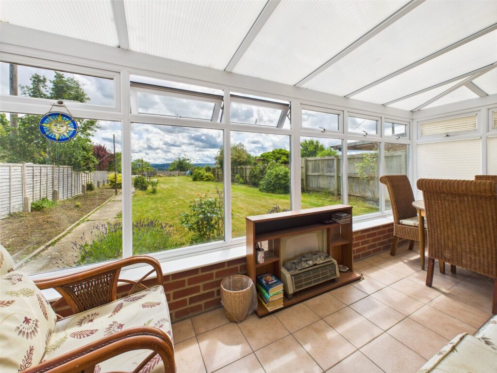 Main Road, Gloucester - Image 5