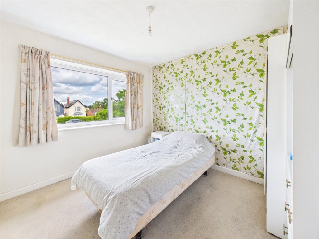 Main Road, Gloucester - Image 14