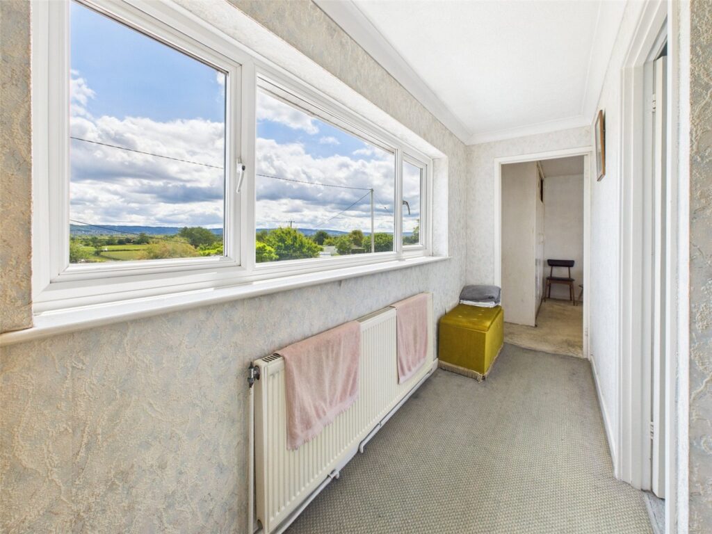 Main Road, Gloucester - Image 15