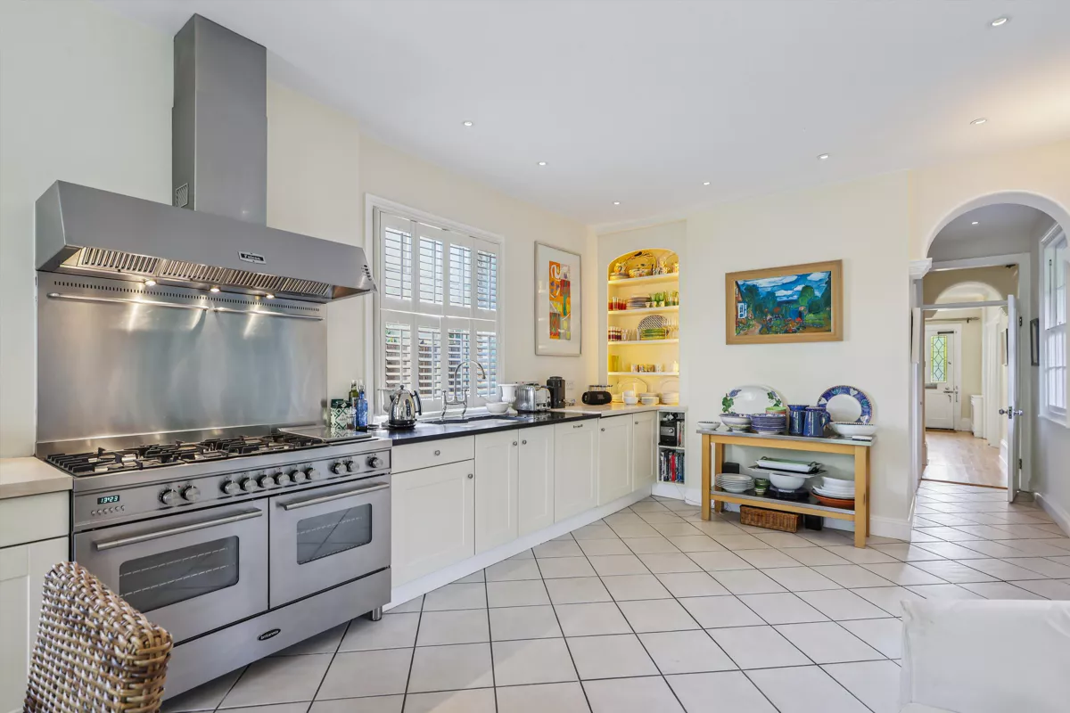 Palace Road, East Molesey - Image 6