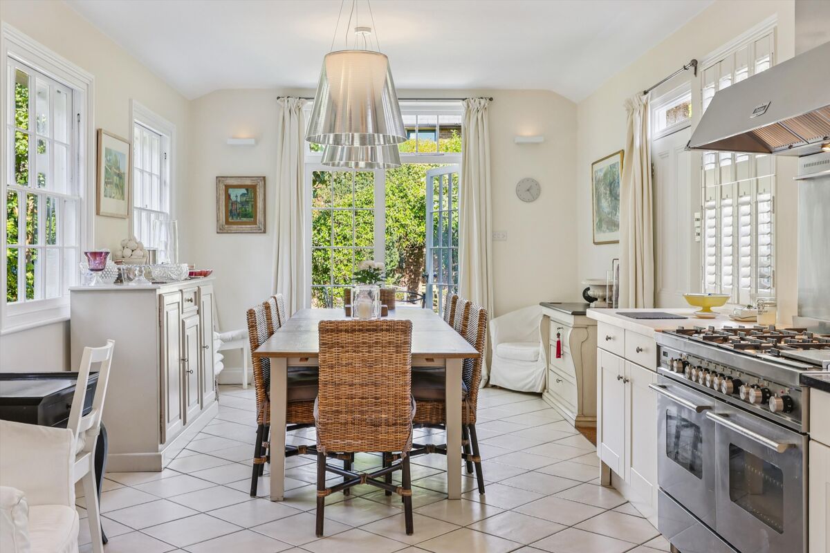 Palace Road, East Molesey - Image 7