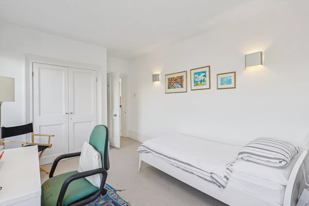 Palace Road, East Molesey - Image 13