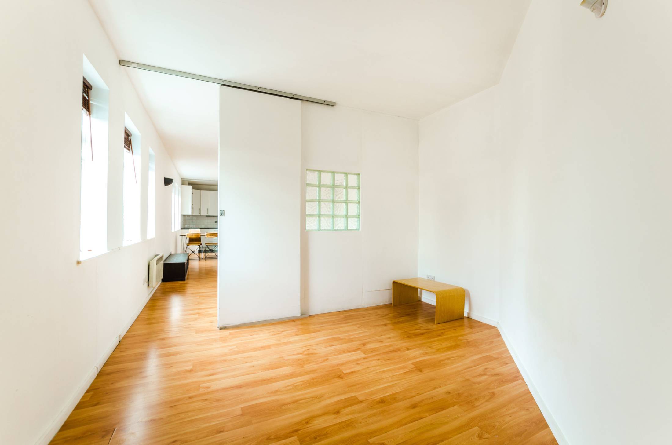 Jedburgh Road, Plaistow - Image 4