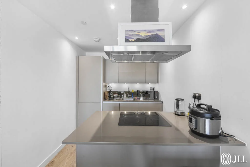 Stratosphere Tower, Great Eastern Road, London - Image 9