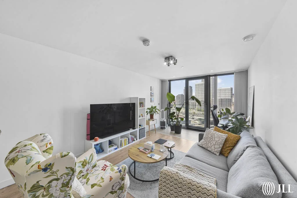 Stratosphere Tower, Great Eastern Road, London - Image 10