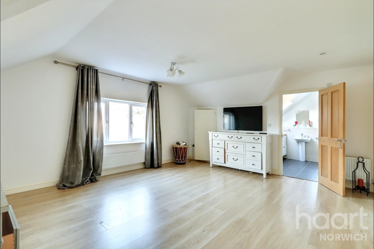 Cromer Road, Norwich - Image 9