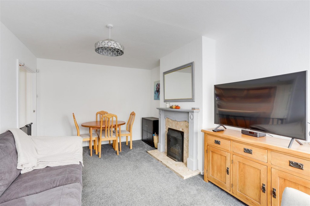 Shortwood Avenue, Hucknall - Image 3