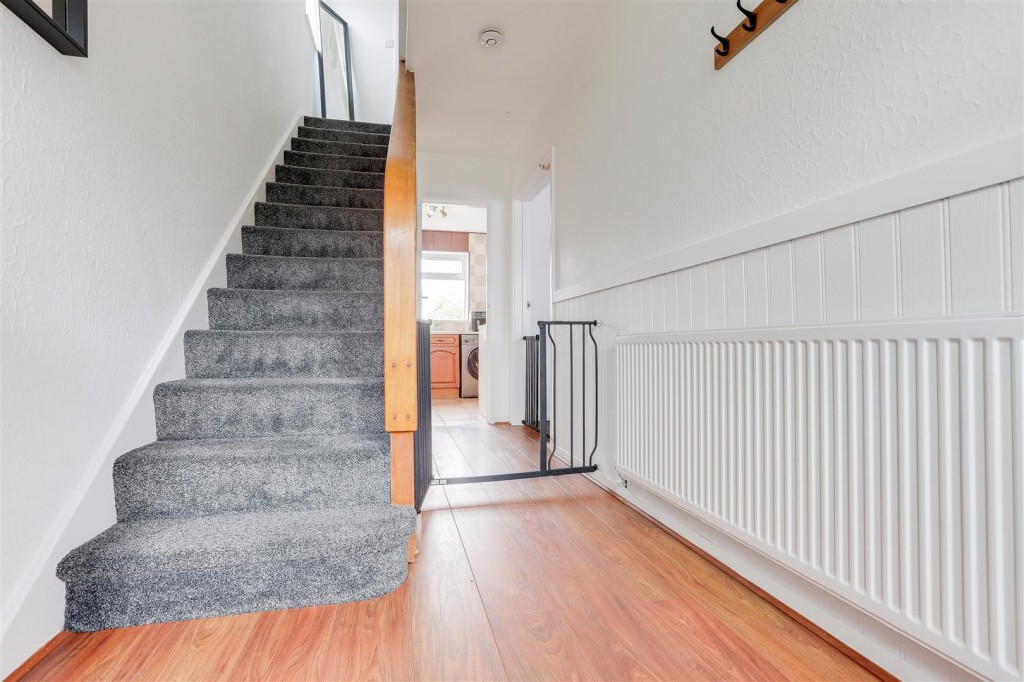 Shortwood Avenue, Hucknall - Image 6