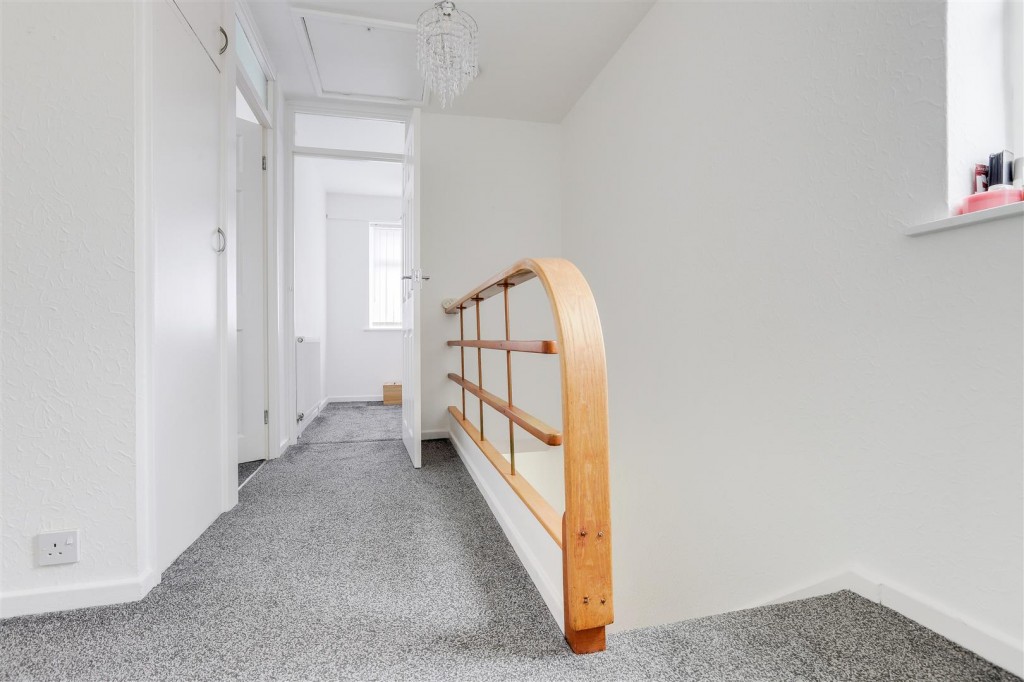 Shortwood Avenue, Hucknall - Image 7