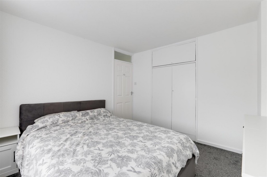 Shortwood Avenue, Hucknall - Image 9