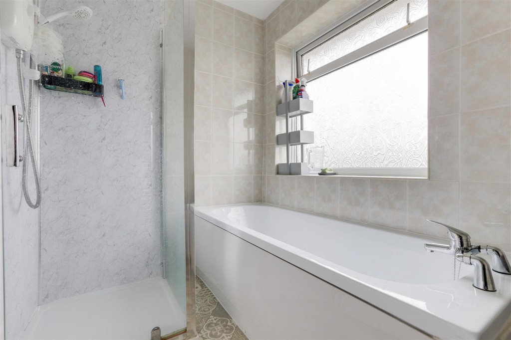 Shortwood Avenue, Hucknall - Image 13