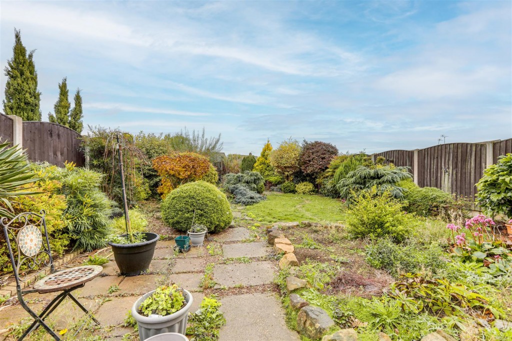 Shortwood Avenue, Hucknall - Image 15