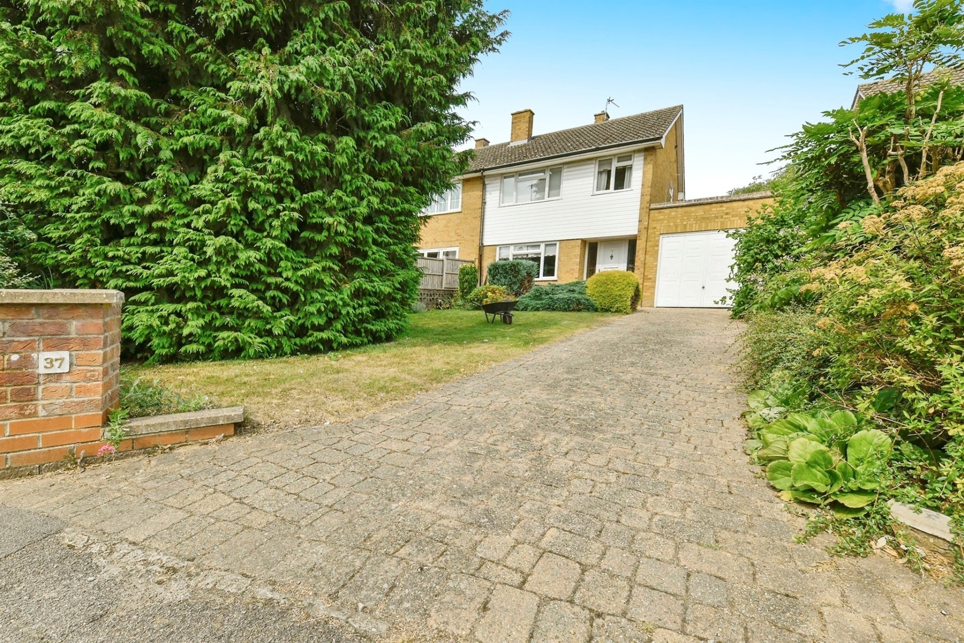 West Lane, Hitchin - Image 15