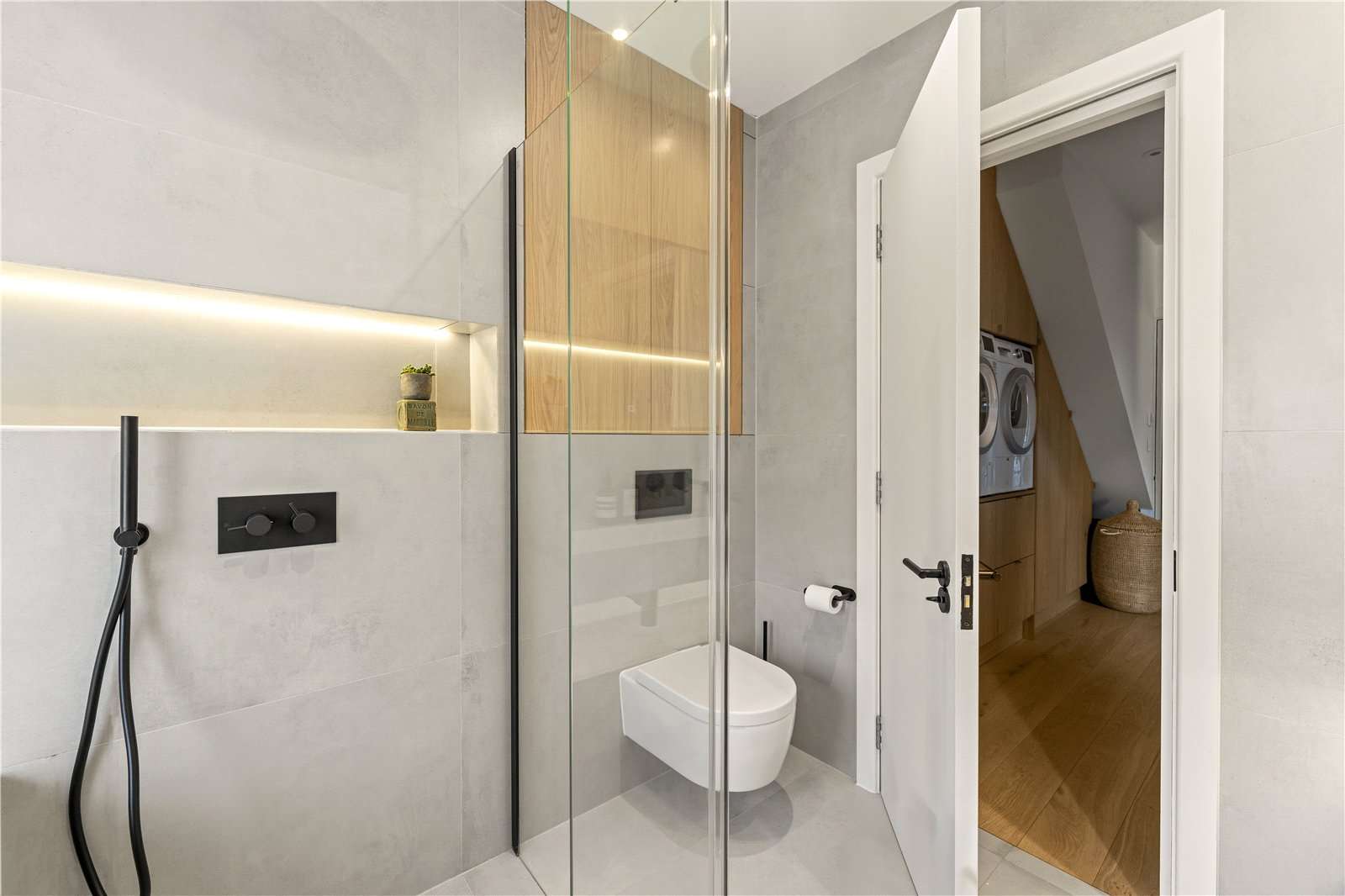 Arlington Road, Teddington - Image 9