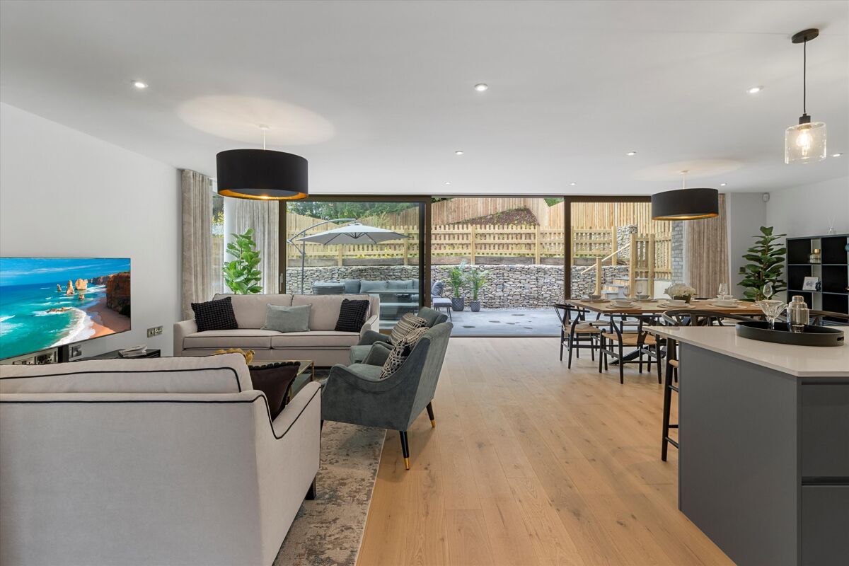 Palace Gardens, Torquay - Image 5