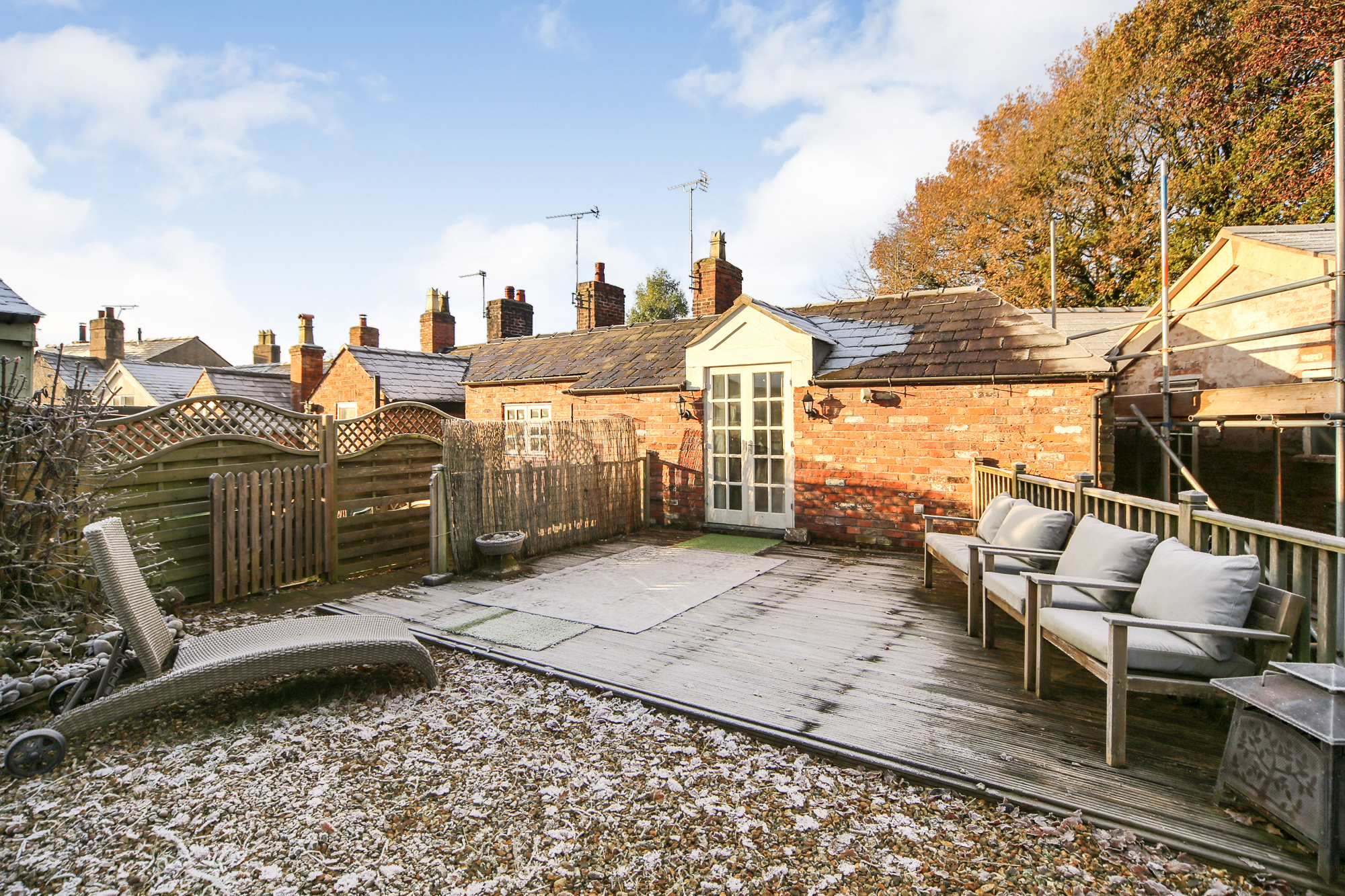 Burton Square, Tarporley