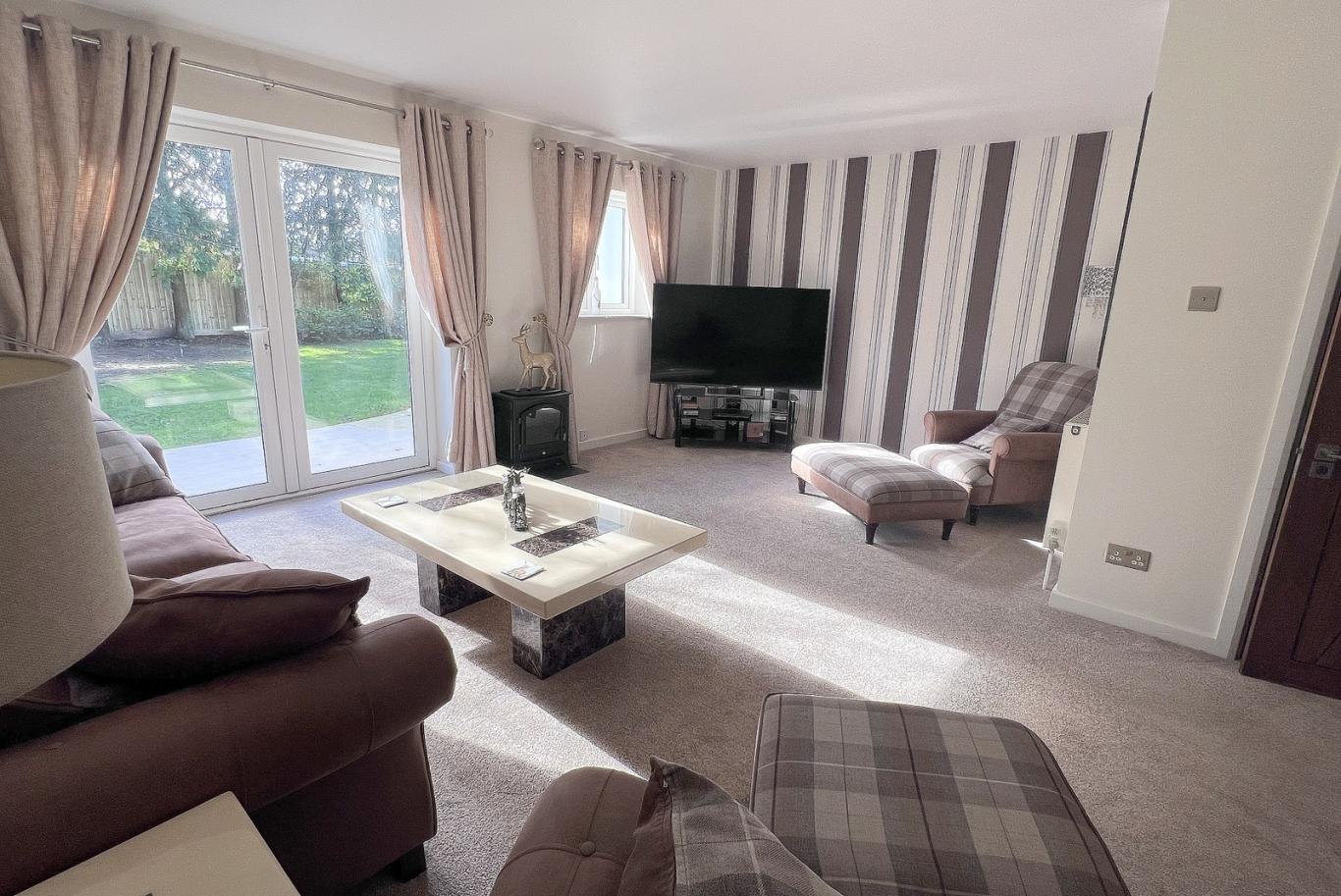 Beechwood Road, Ferndown - Image 8