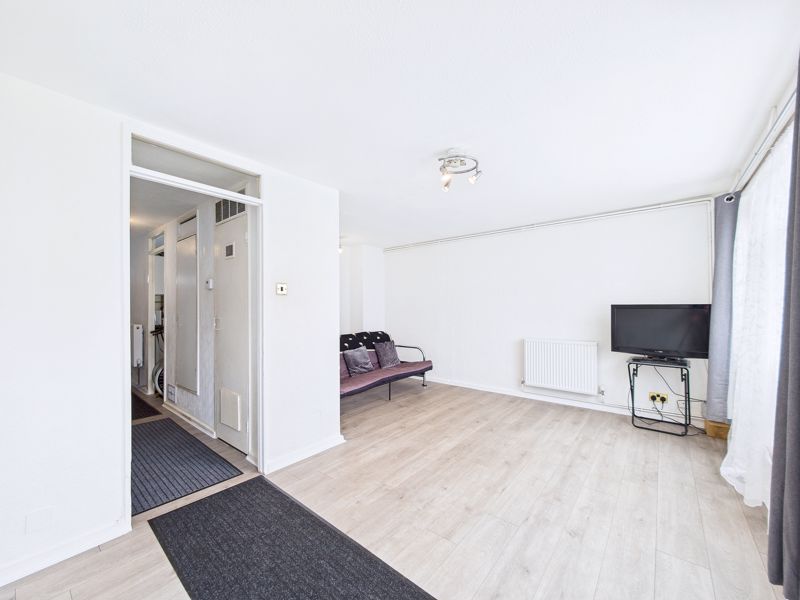 Verbena Close, South Ockendon - Image 2