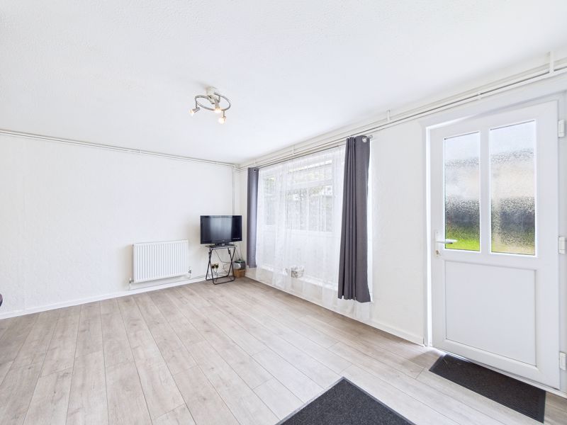 Verbena Close, South Ockendon - Image 6