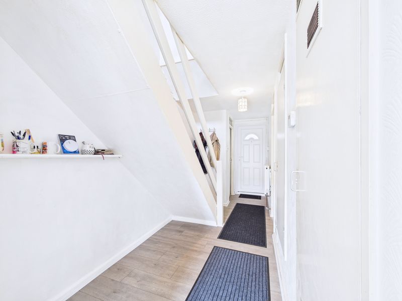 Verbena Close, South Ockendon - Image 7