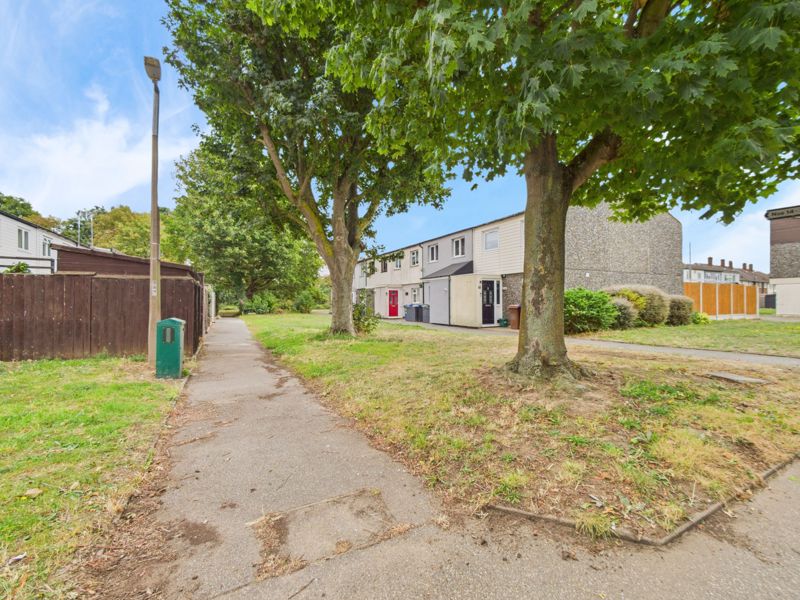 Verbena Close, South Ockendon - Image 16