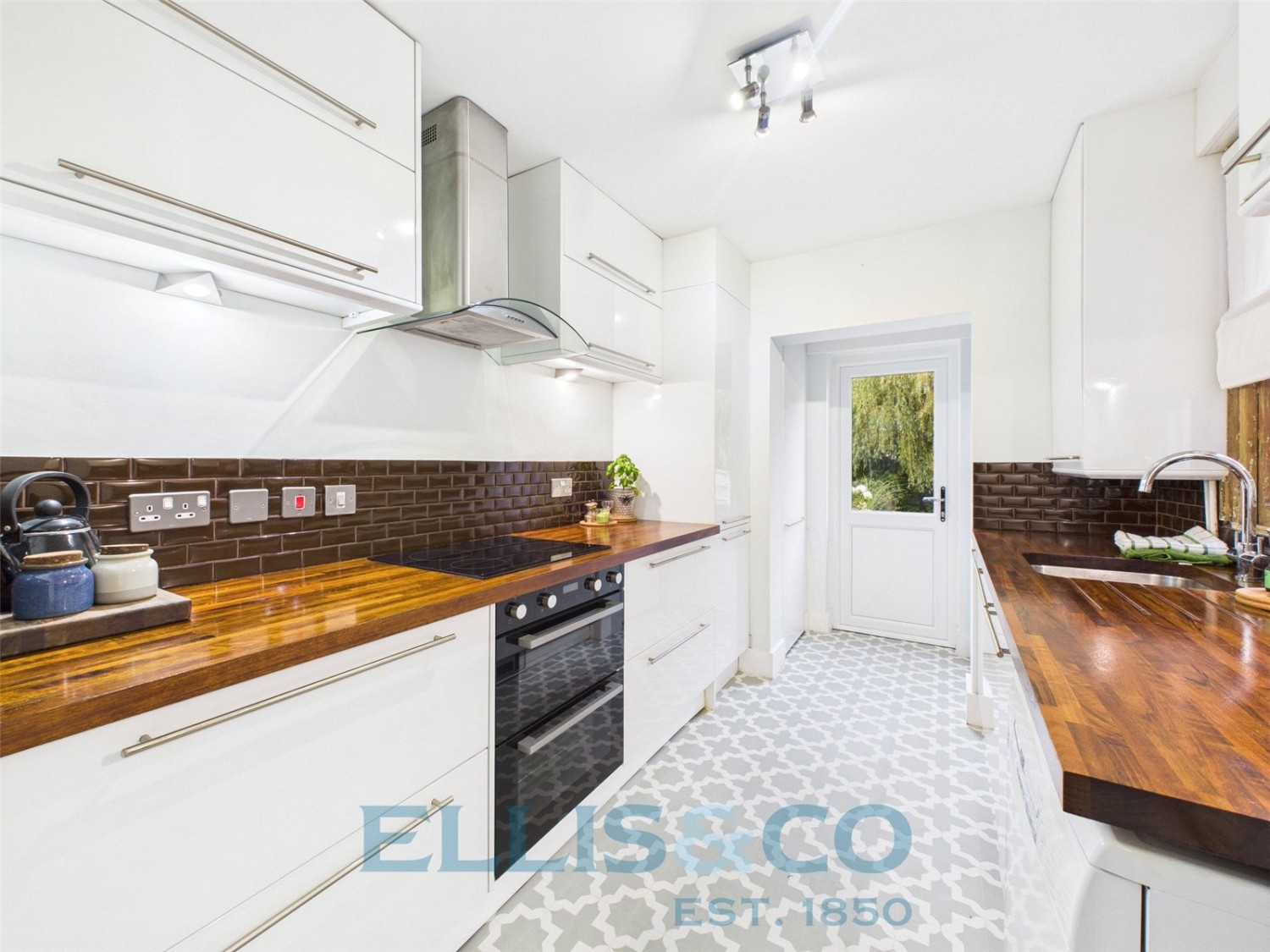 Vale Road, Tonbridge - Image 2