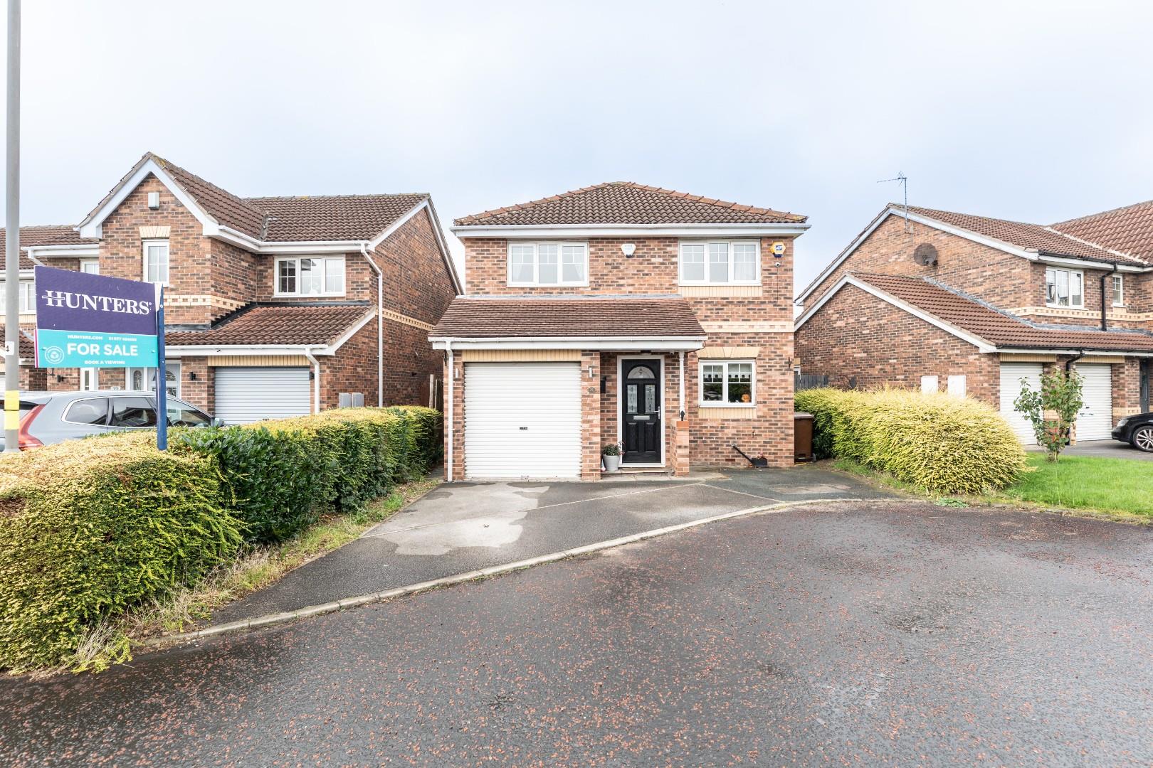 Glen Court, Castleford - Image 1