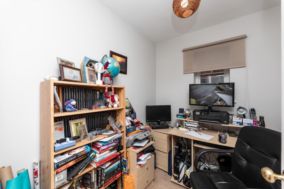 Glen Court, Castleford - Image 10