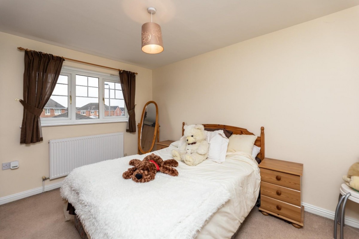 Glen Court, Castleford - Image 16