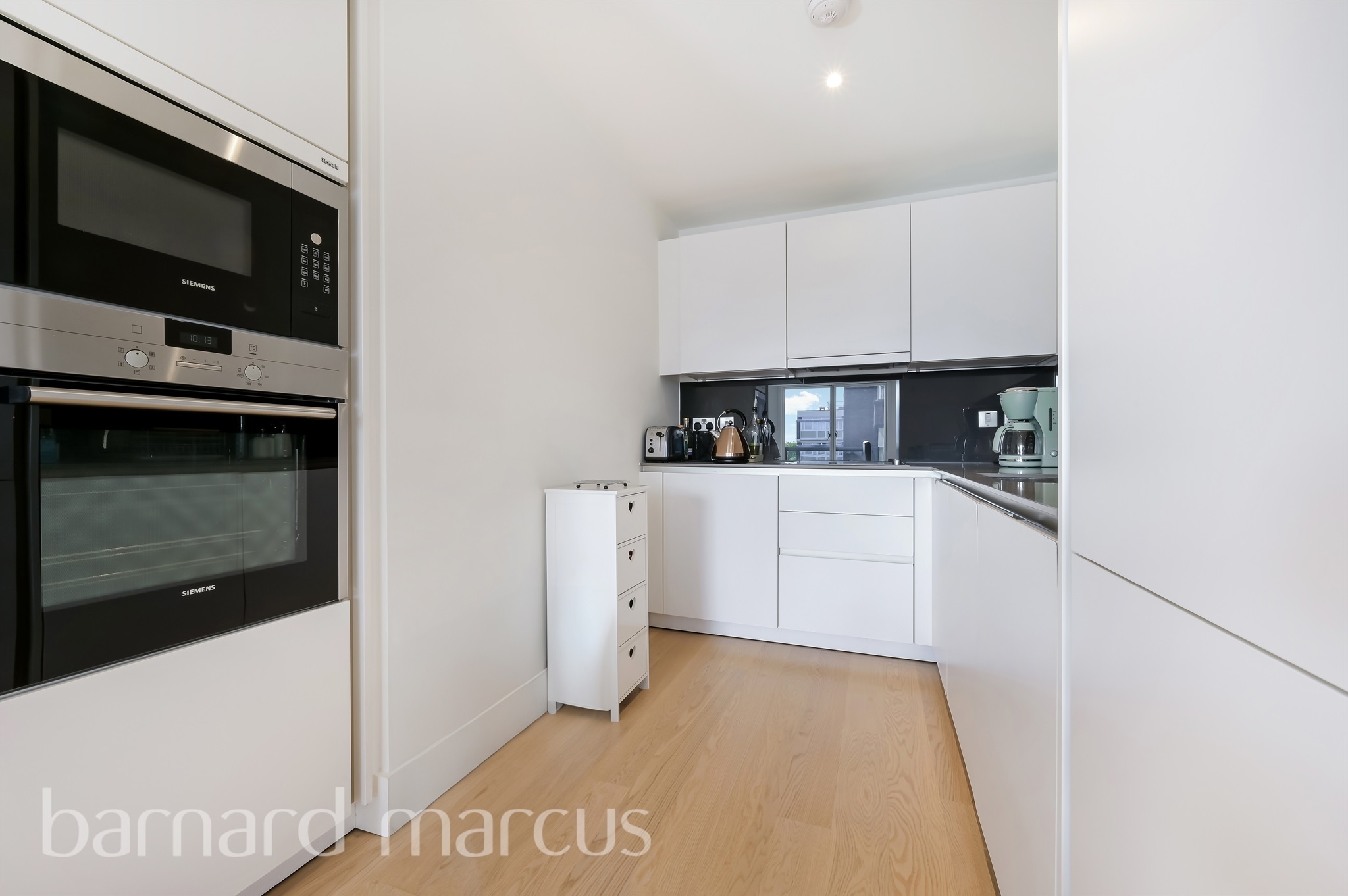 Upper Richmond Road, Putney - Image 5