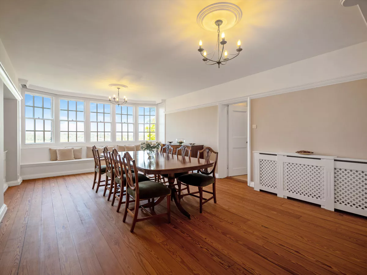 Camp Road, Caterham - Image 2