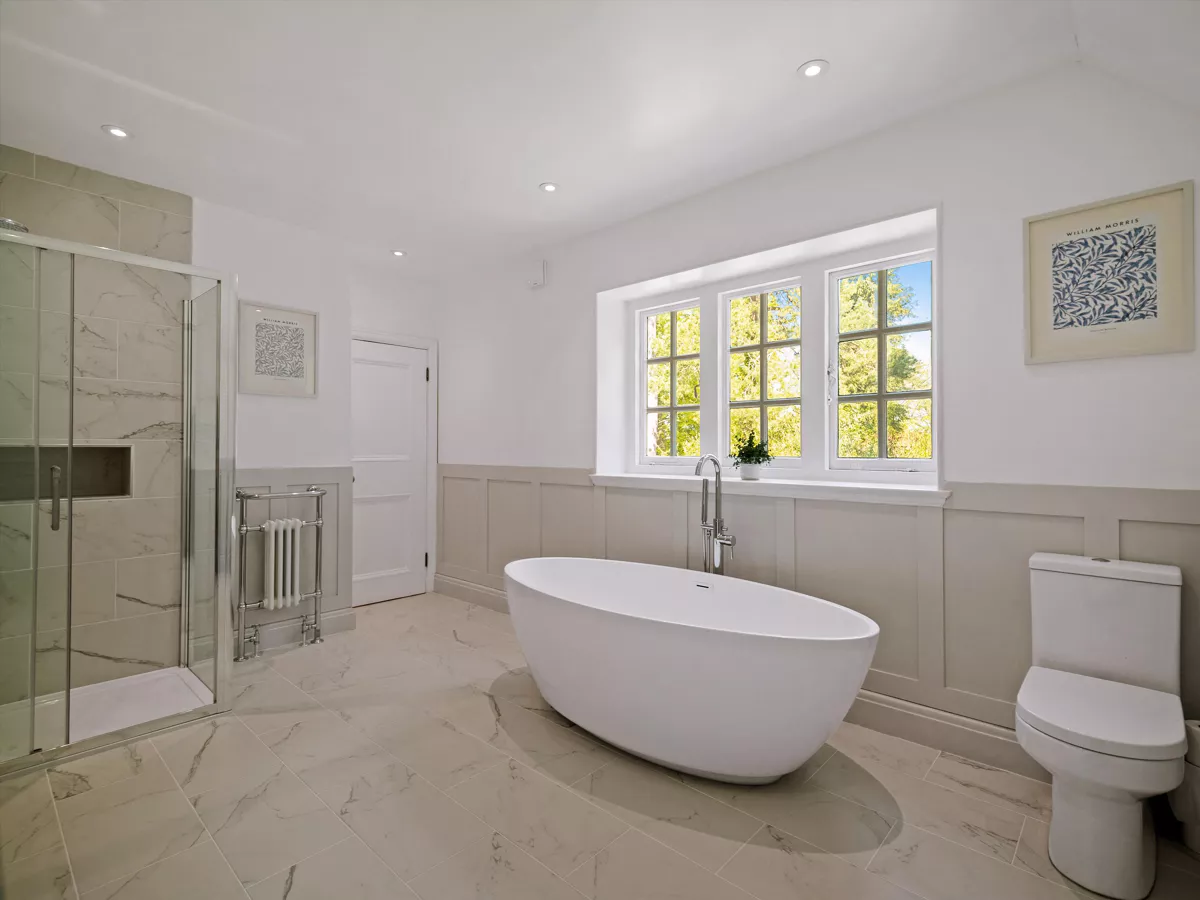 Camp Road, Caterham - Image 11