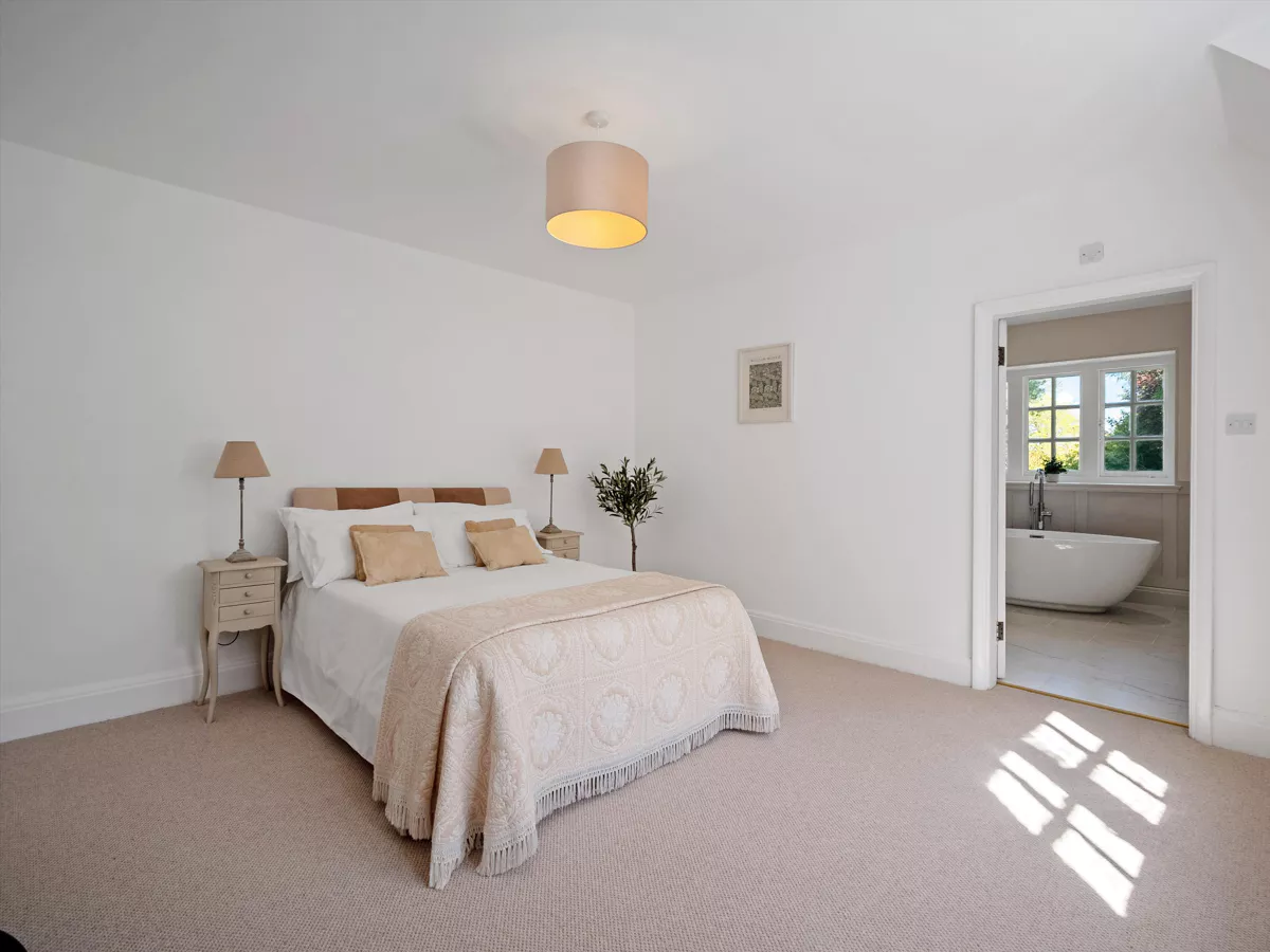 Camp Road, Caterham - Image 13