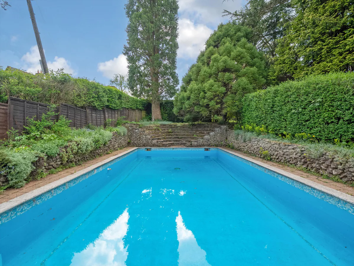 Camp Road, Caterham - Image 17