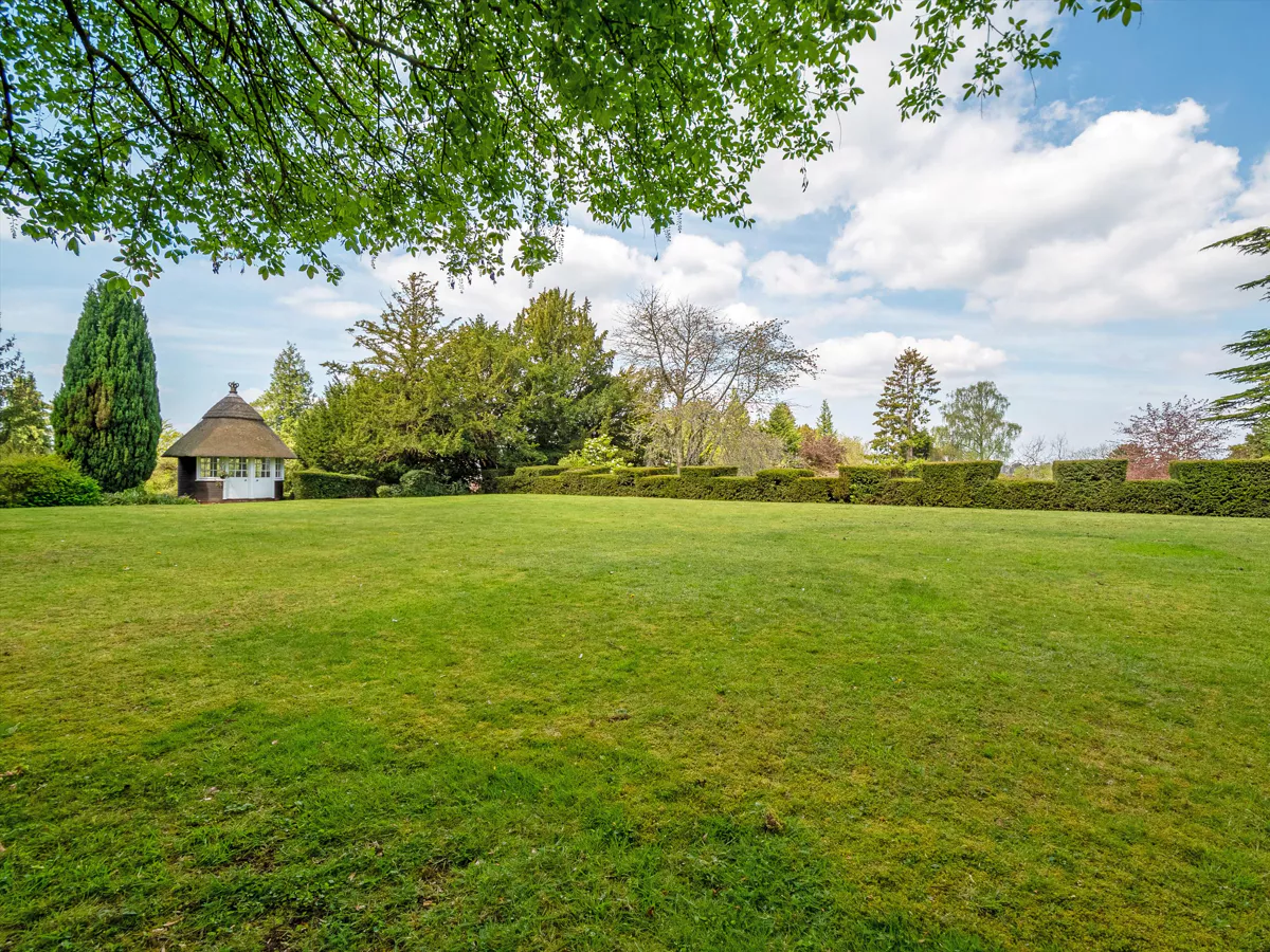 Camp Road, Caterham - Image 18