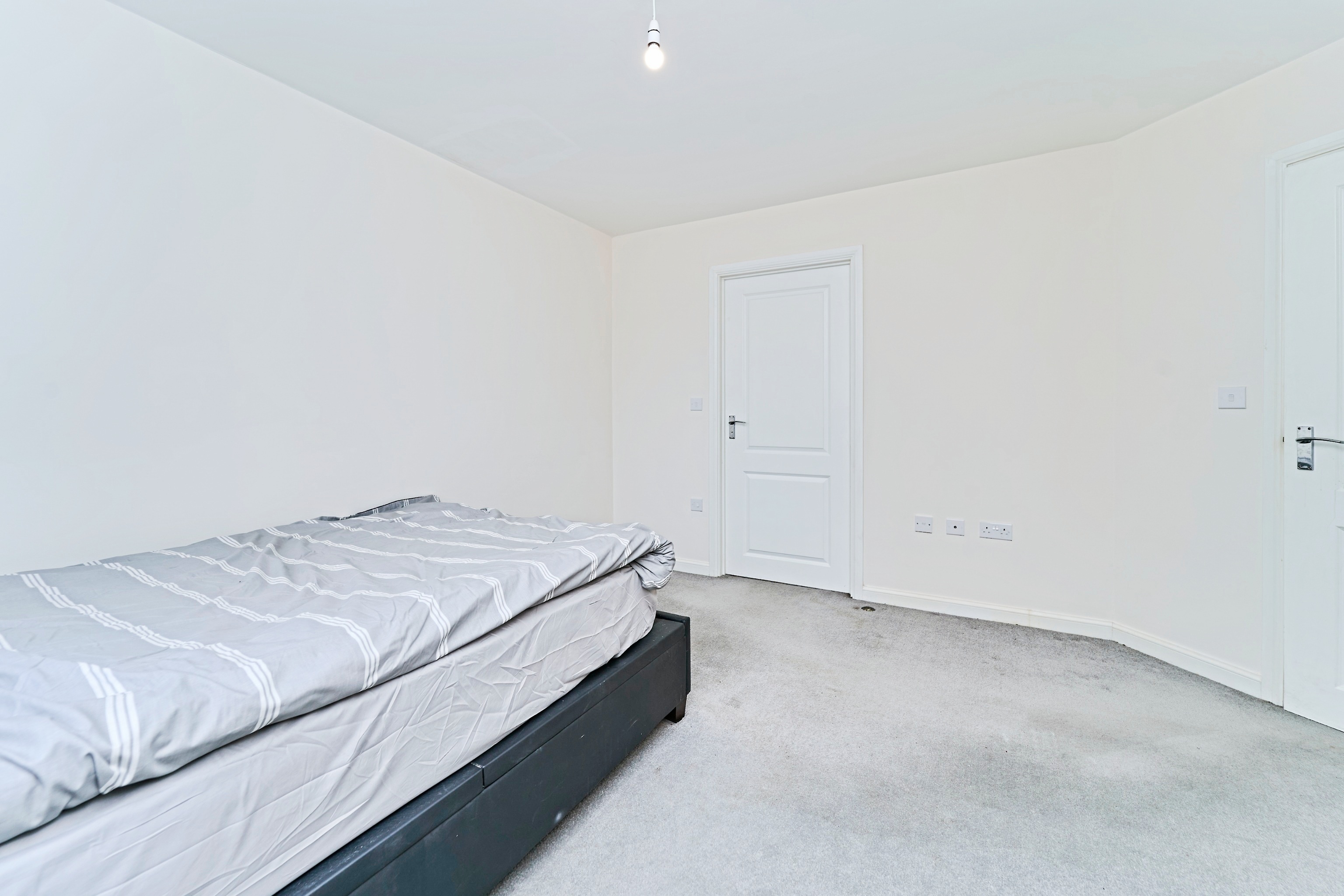 Broad Gauge Way, Wolverhampton - Image 11