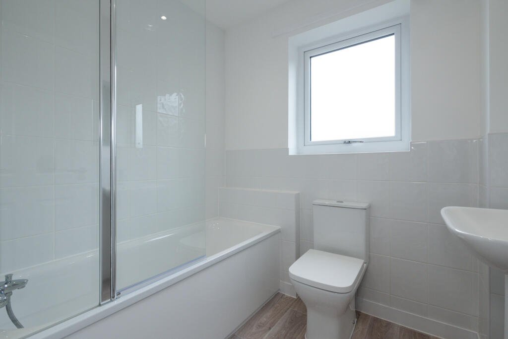 3 bedroom house at The Gateway - Image 2