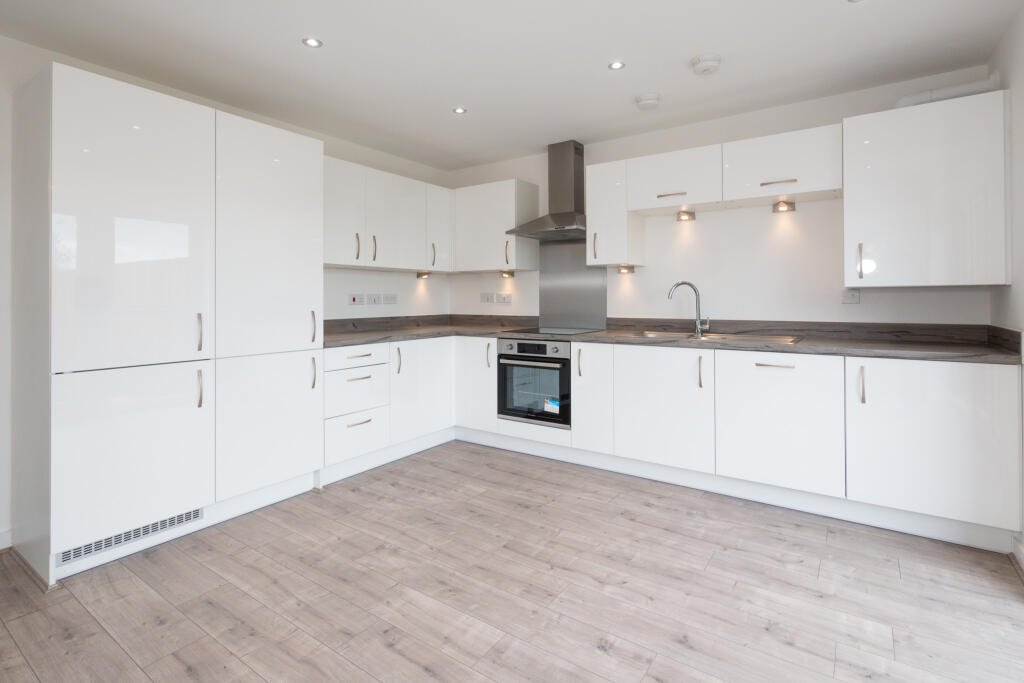 3 bedroom house at The Gateway - Image 13