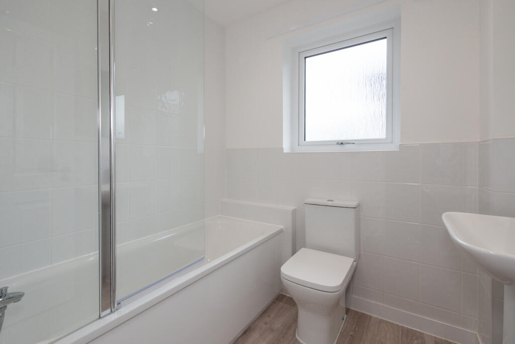 3 bedroom house at The Gateway - Image 12