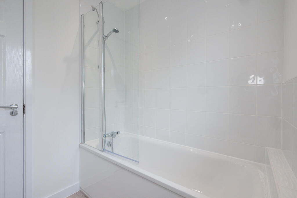 3 bedroom house at The Gateway - Image 16