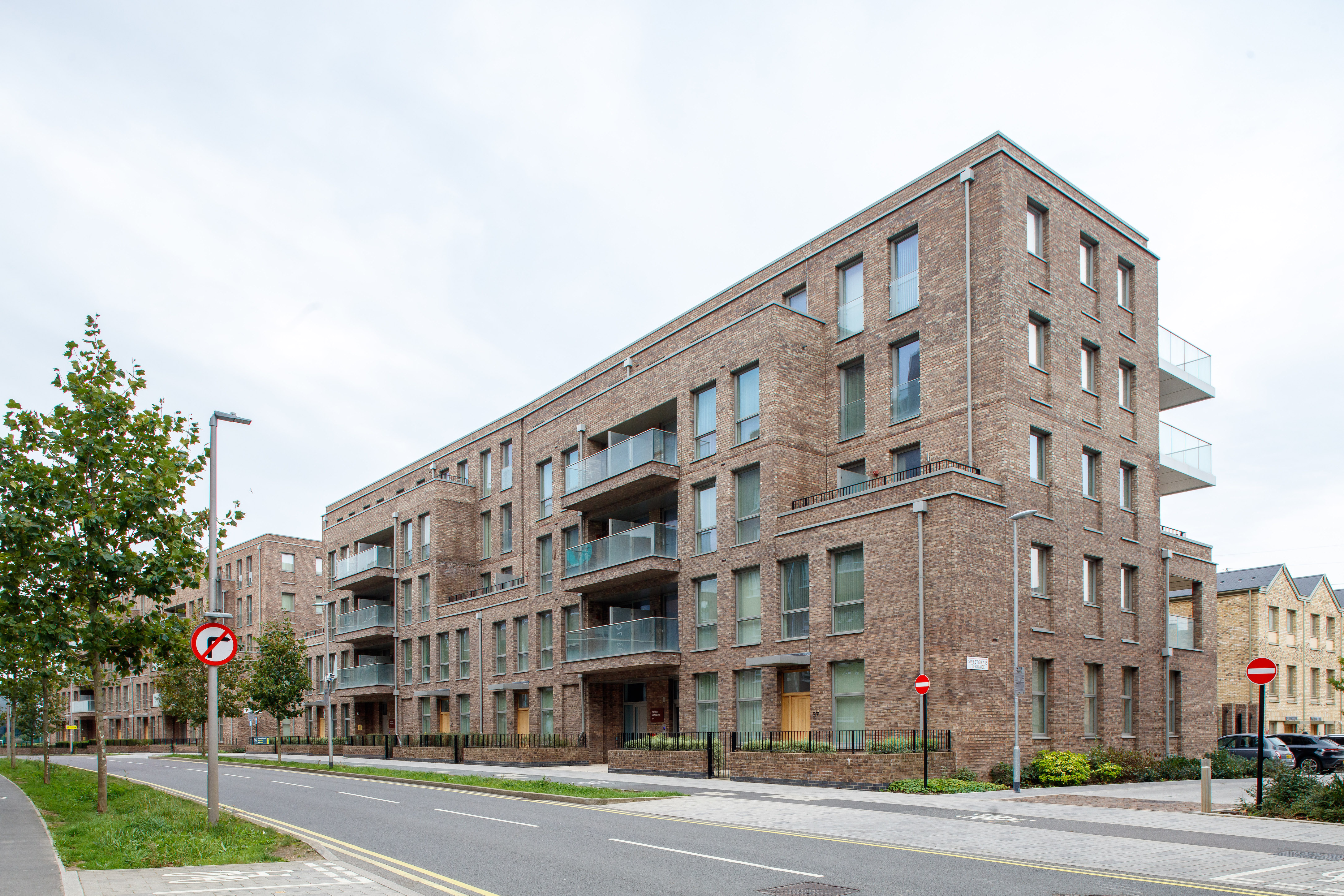 2 bedroom apartment at Barking Riverside - Image 11