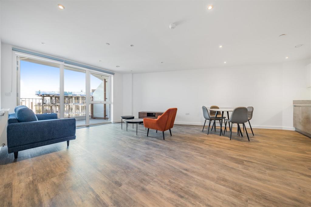 2 bedroom apartment at Fresh Wharf - Image 6