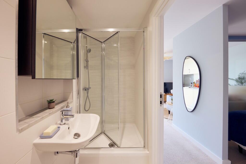 Studio apartment at Aston Place - Image 5